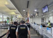 Servidores do Procon estiveram no aeroporto